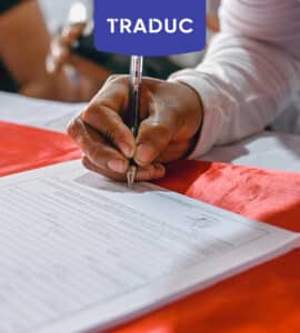 Signature d'un contrat commercial traduit