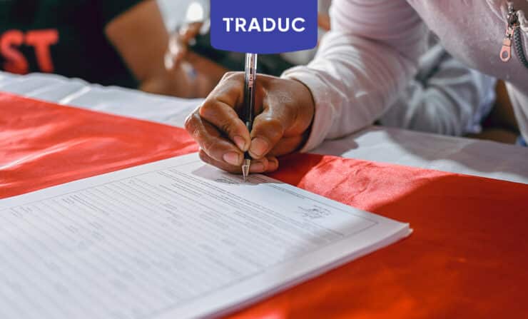 Signature d'un contrat commercial traduit